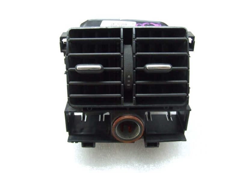 Audi A6 ventilācijas režģis aizmugurējā ventilācijas atverē 4B0819209