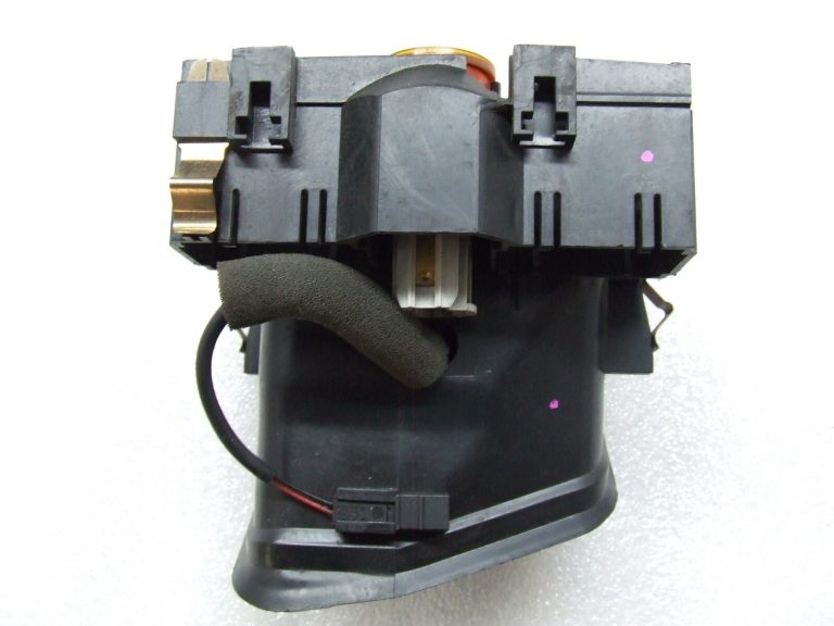 Audi A6 ventilācijas režģis aizmugurējā ventilācijas atverē 4B0819209