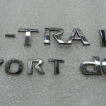 Nissan X-Trail Sport dCi Oriģinālā aizmugurējā emblēma 848951da0b 84896eq300