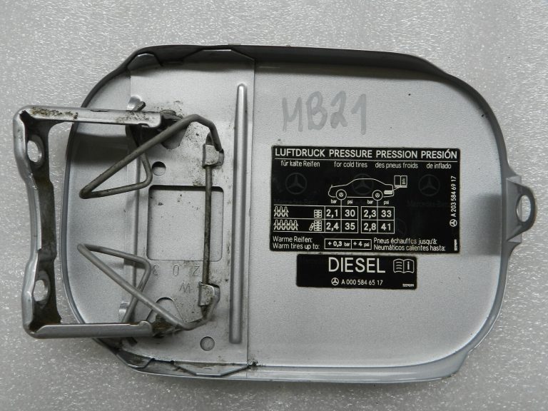 Mercedes W203 C200 degvielas uzpildes tvertnes vāciņš 775 (Iridium silver – metālisks)