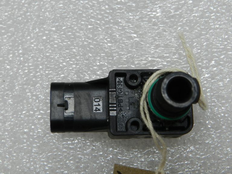 Mercedes C-klases W205 C63 Gaisa spiediena sensors A0071530528