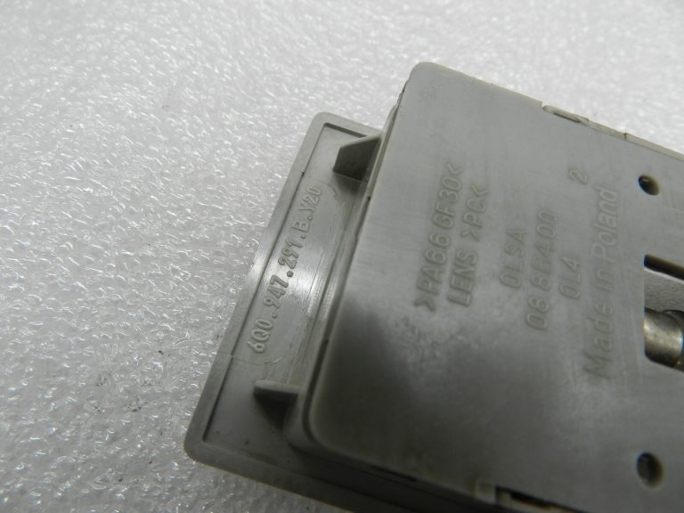 VW Scharan 7N Skoda oriģināls salona jumta lukturis 6Q0947291B