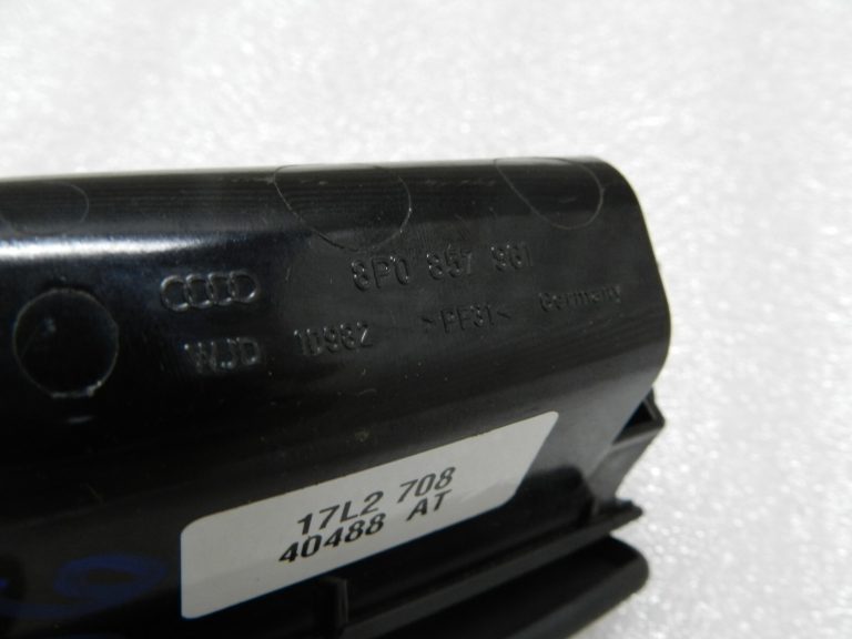 Audi A3 Sport aizmugurējā pelnu trauks melns 8P0857961