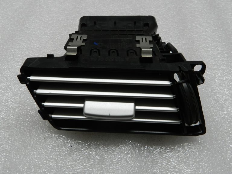 Mercedes Benz E200 W212 Gaisa ventilācijas atveres priekšējais kreisais a2128300154