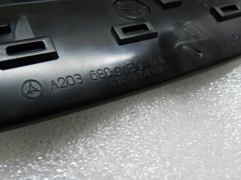 Mercedes-Benz C200 salona līstes durvju līstes vāks SATZ
