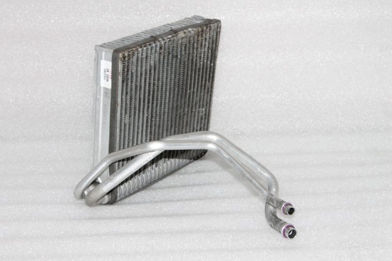 Oriģinālais Alfa Romeo Giulietta 940 gaisa kondicioniera iztvaicētājs 77365580, 176130554