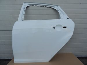 Ford Focus III Hečbeks Aizmugurējās kreisās durvis Aizmugurējās kreisās durvis Krāsa 5B Frozen White