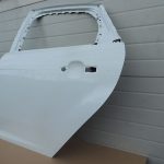 Ford Focus III Hečbeks Aizmugurējās kreisās durvis Aizmugurējās kreisās durvis Krāsa 5B Frozen White