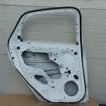 Ford Focus III Hečbeks Aizmugurējās kreisās durvis Aizmugurējās kreisās durvis Krāsa 5B Frozen White