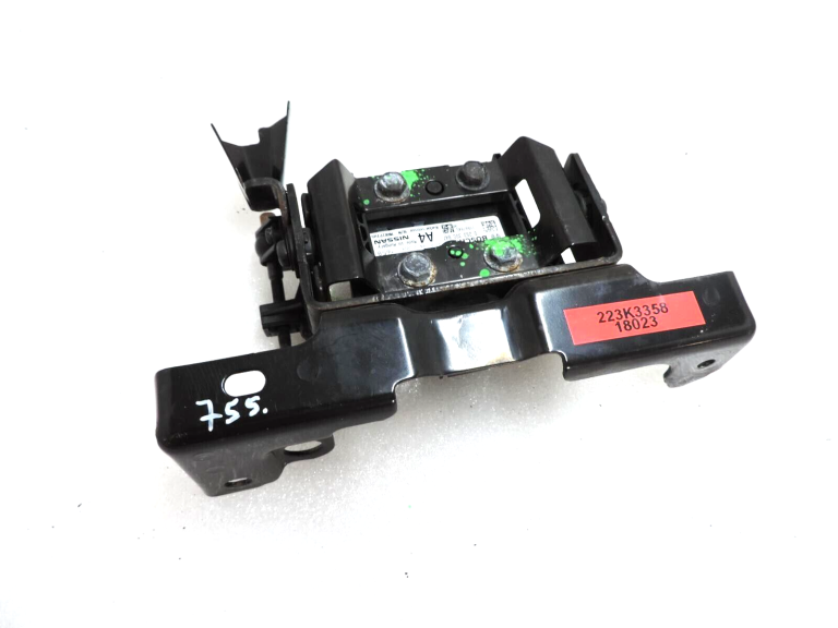 Nissan Qashqai II J11 radara sensors ar kronšteinu SENSOR ASSY-DISTANCE 284384EA5D