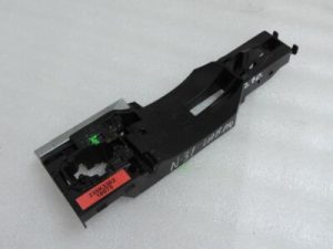 Nissan Qashqai II MK2 J11 priekšējais aizmugurējais labās ārdurvju rokturu rāmja kronšteins