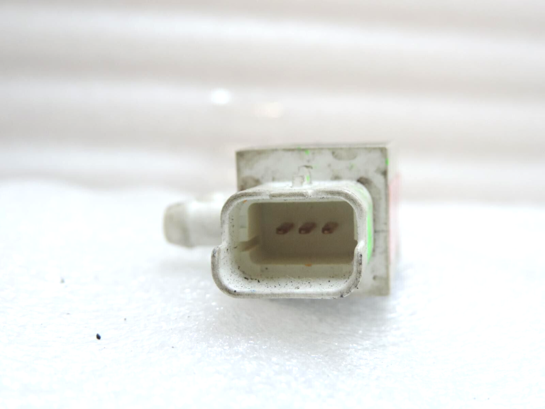 Oriģinālais izplūdes spiediena sensors priekš Dacia Mercedes Opel Renault Nissan 227701177R