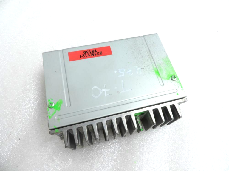 Toyota Avensis T27 vadības bloks audio pastiprinātājs AMP 86280-05010