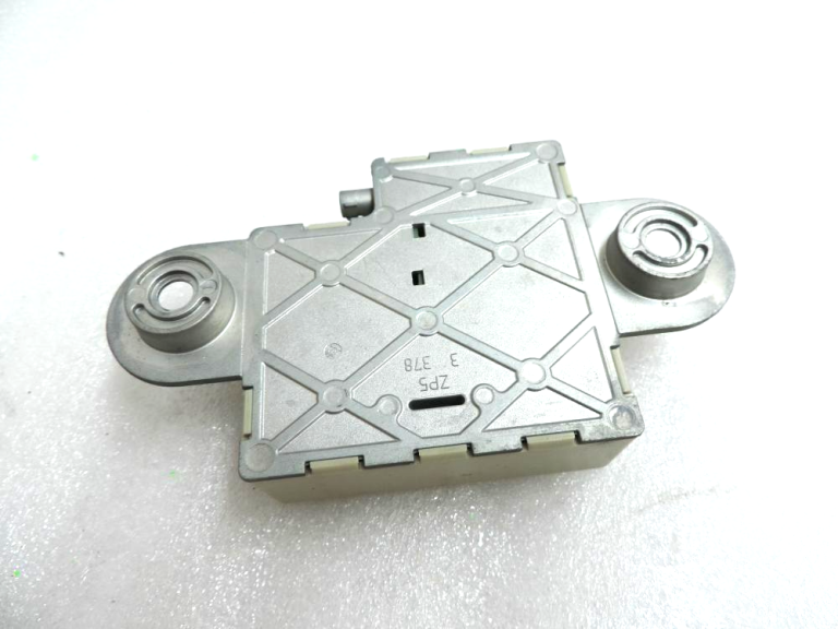 BMW E90 E90 E92 E60 E61 E60 E61 X5 E70 Antenas pastiprinātājs 6935024