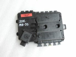 Mercedes W205 drošinātāju kārba drošinātāju termināla vadības bloks A2055402850