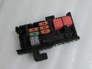 Mercedes W205 Drošinātāju bloks Vadības bloks Drošinātāju bloks A2059068501