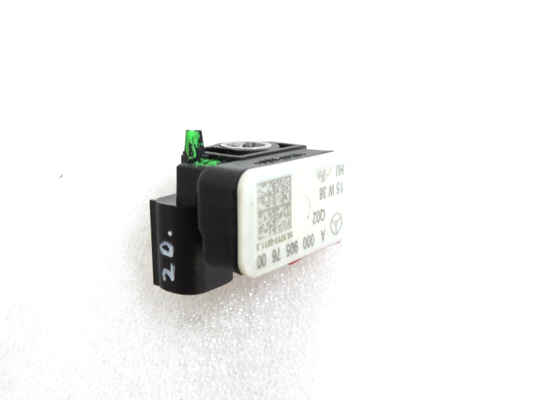 Mercedes W205 Aizmugurējais paātrinājuma sensors Paātrinājuma sensors A0009057600