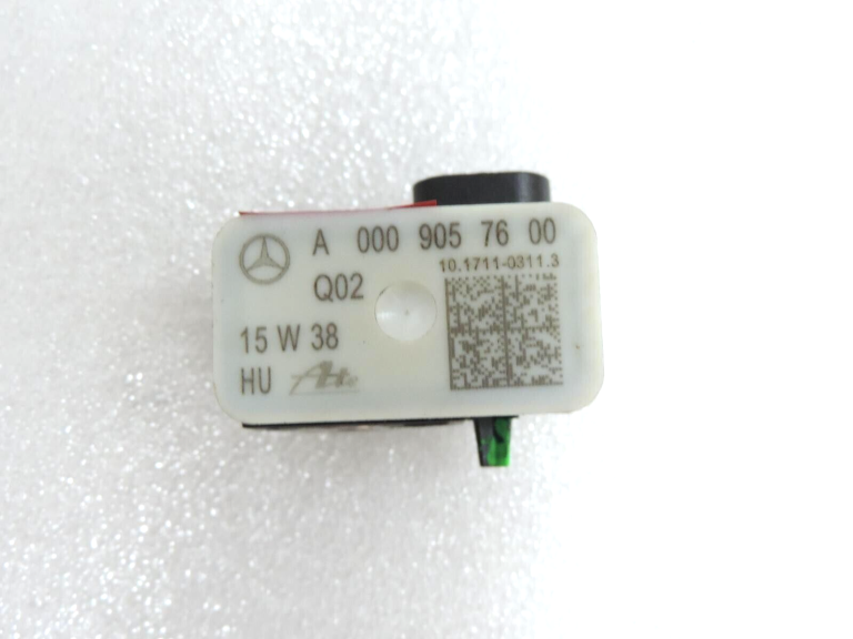Mercedes W205 Aizmugurējais paātrinājuma sensors Paātrinājuma sensors A0009057600