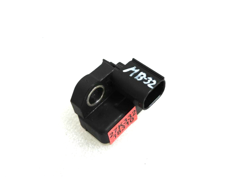 Mercedes W205 Aizmugurējais paātrinājuma sensors Paātrinājuma sensors A0009057600