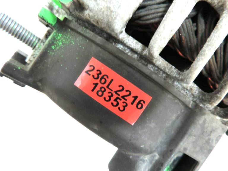 Mercedes W205 C63 AMG 200A 14V ģeneratora ģenerators A0009061705