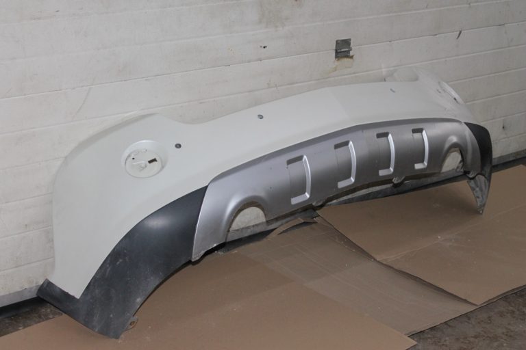 Opel Antara Facelift aizmugurējais bamperis GBQ crystal white 96858958, 4810746