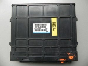 Mitsubishi Pajero Automātiskās transmisijas vadības bloks MR593603