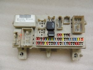 Ford FOCUS 2 DA Drošinātāju kārba 4M5T14A073BG 2027109 Dīzelis