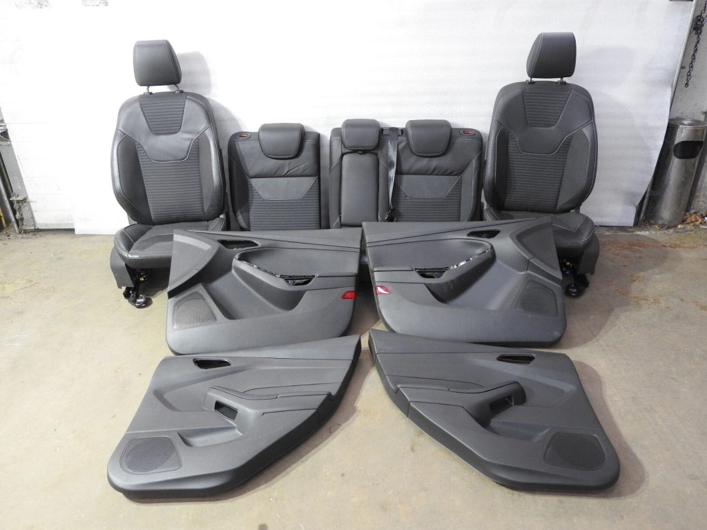 Ford Focus III hatchback leatherette seats from British car 🚨 RHD