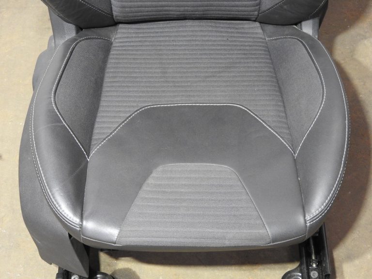 Ford Focus III hečbeks ādas ādas sēdekļi no britu automašīnas 🚨 RHD