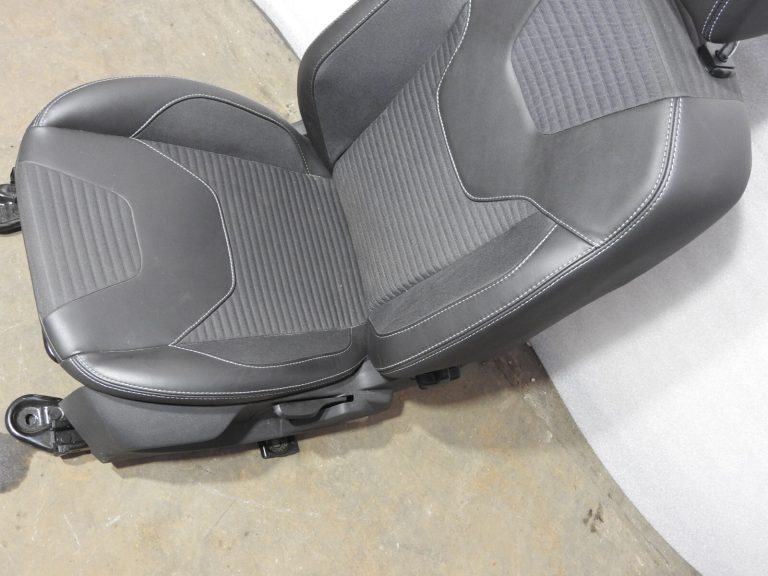 Ford Focus III hečbeks ādas ādas sēdekļi no britu automašīnas 🚨 RHD