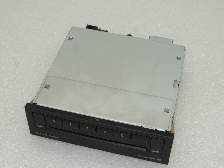 Oriģinālais VW Tiguan 5N CD mainītājs 6 disku CD mainītājs 1T0057110B