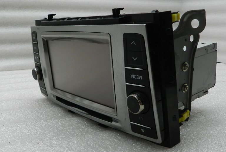 Toyota Avensis T27 Oriģinālais radio CD atskaņotājs DVD atskaņotājs Navigācija 86140-05010