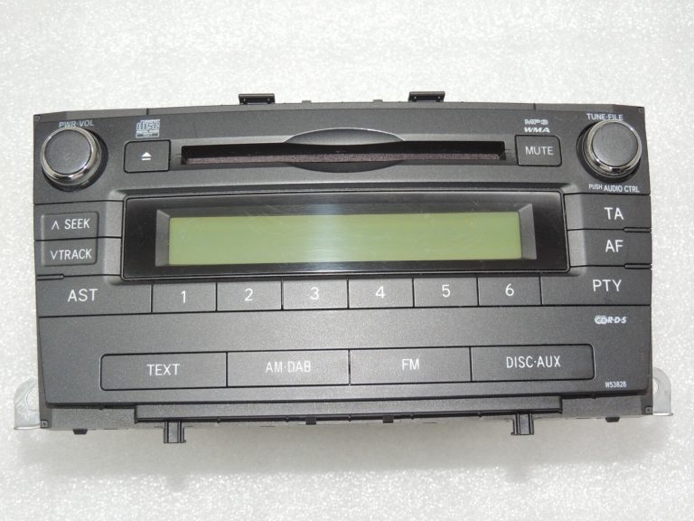 Toyota Avensis T27 auto radio CD MP3 AUX 8612005150 W53828