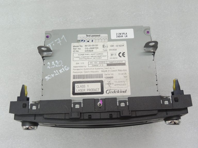 Toyota Avensis T27 auto radio CD MP3 AUX 8612005150 W53828