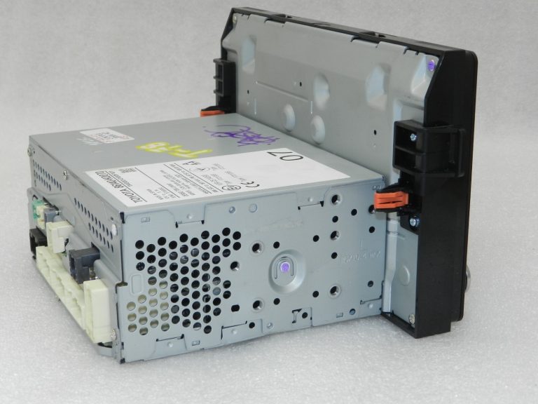Toyota Yaris IV (XP210) Oriģinālais multimediju radio displejs 86140-K0070 86140K0070