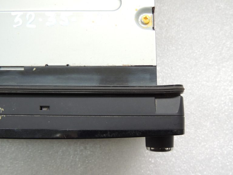 Mitsubishi Outlander III Radio Navigatio AUTO NAVI CD 8750A482 8750A526 DEFECTIVE