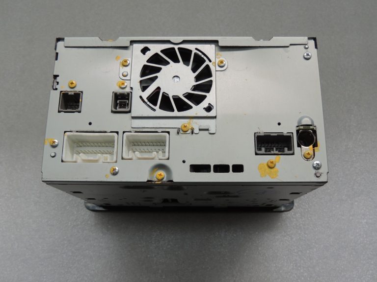Mitsubishi Outlander III Radio Navigatio AUTO NAVI CD 8750A482 8750A526 DEFECTIVE