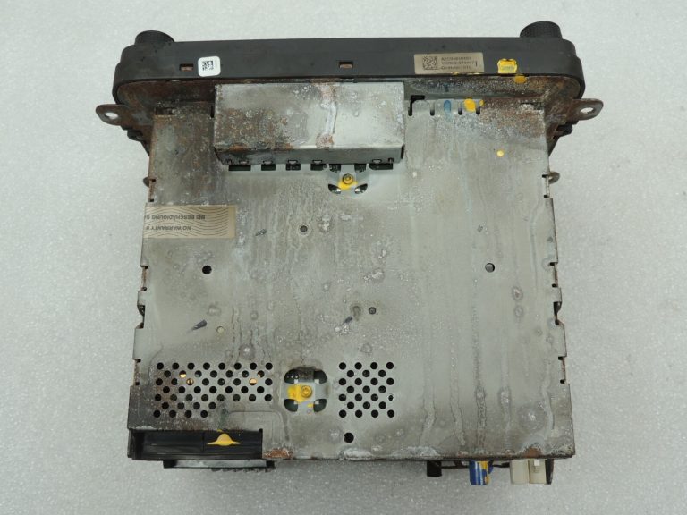 VW Sharan 7N Radio navigācija RNS510 1K8035686A DEFEKTIV Rezerves daļām!!!