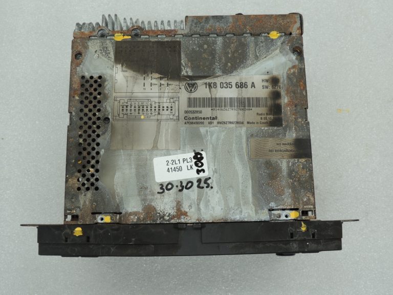 VW Sharan 7N Radio navigācija RNS510 1K8035686A DEFEKTIV Rezerves daļām!!!