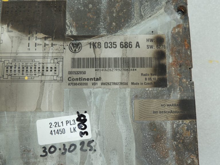 VW Sharan 7N Radio navigācija RNS510 1K8035686A DEFEKTIV Rezerves daļām!!!