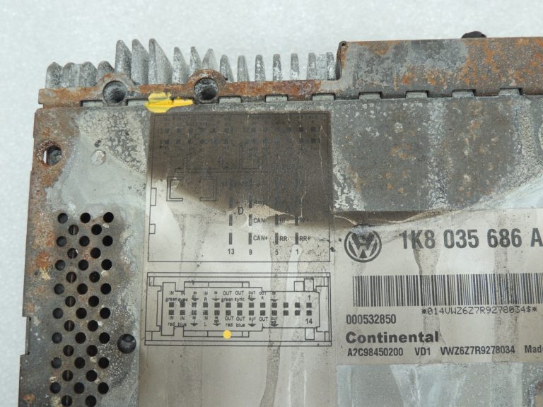 VW Sharan 7N Radio navigācija RNS510 1K8035686A DEFEKTIV Rezerves daļām!!!