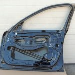 BMW 5. sērijas F10 F11 durvju priekšējā labo durvju priekšējā labā krāsa melna 2 668