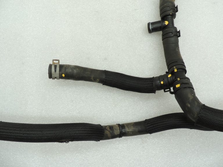 Ford Focus IV 2.0 Diesel C20DD0J Dzesēšanas šķidruma caurule Dzesēšanas šķidruma šļūtene 2392083