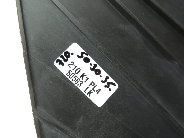 Chrysler Grand Voyager V 2.8CRDi akumulatora turētāja vieta 05109343AB