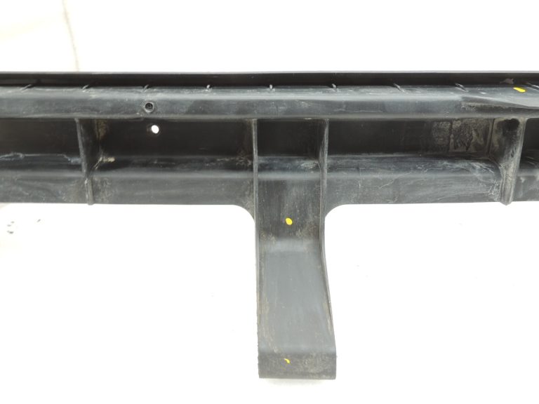 Chrysler Grand Voyager V Aizmugurējā centrālā bampera kronšteina apakšdaļa 05113107AB