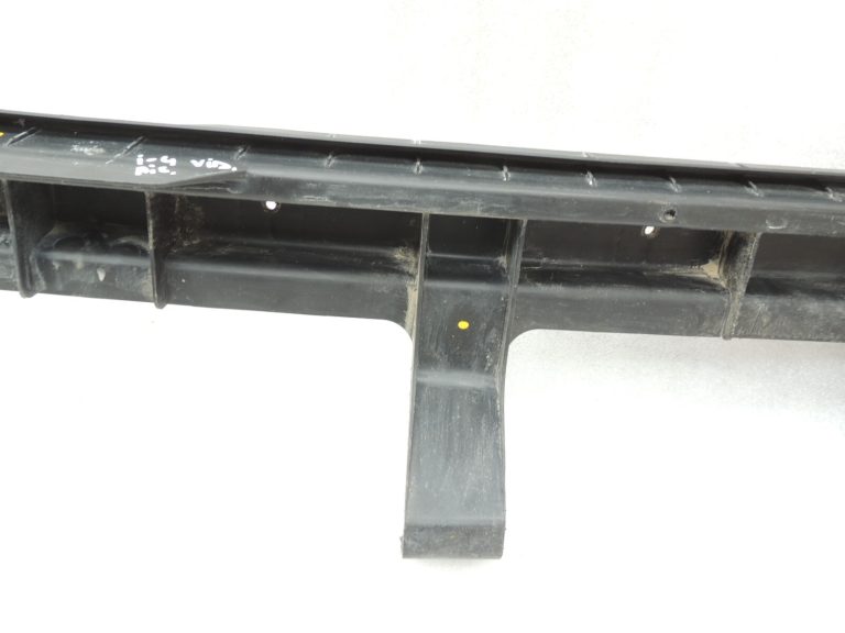 Chrysler Grand Voyager V Aizmugurējā centrālā bampera kronšteina apakšdaļa 05113107AB