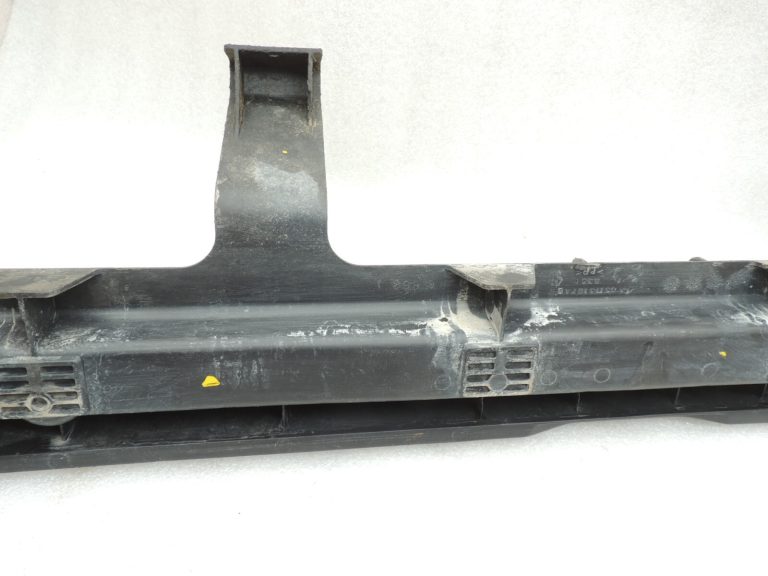 Chrysler Grand Voyager V Aizmugurējā centrālā bampera kronšteina apakšdaļa 05113107AB