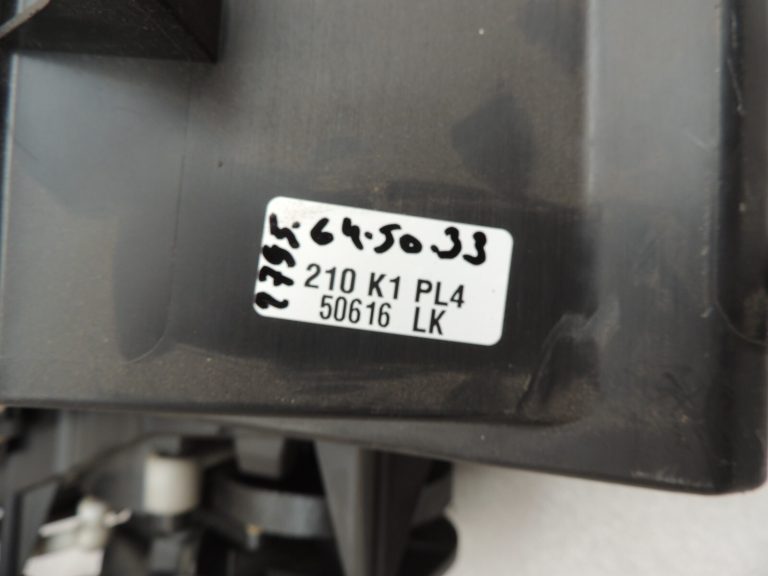 Chrysler Grand Voyager V Sildītāja aizbīdņa korpuss gaisa kondicionēšanas kārba K68127811AB
