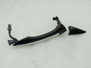 Hyundai i40 ārdurvju rokturis priekšējais kreisais vai labais melns UB6 82651-3Z200UB6