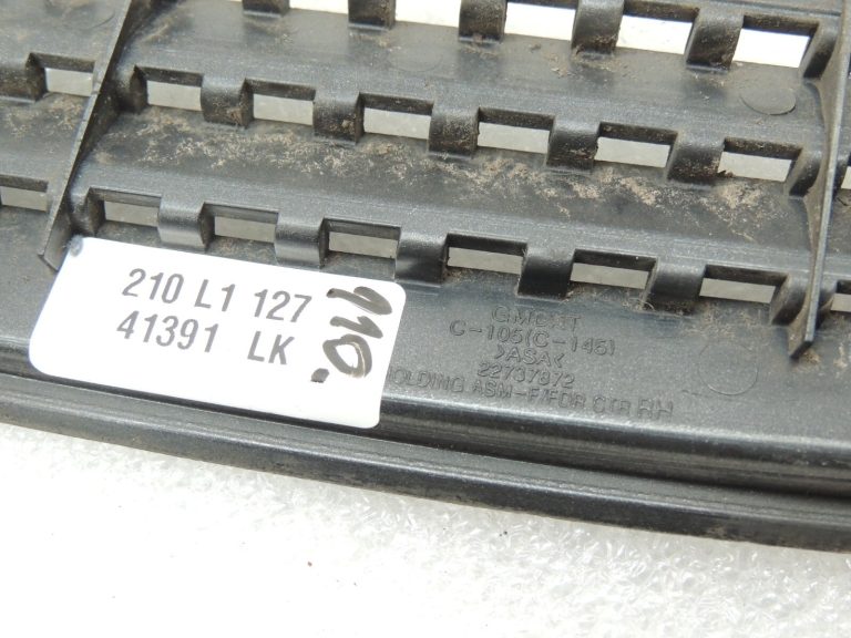 Opel Antara līstes labā dubļusarga sānu rādītāju panelis 22737872